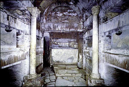 Колонны в катакомбах Каллисто